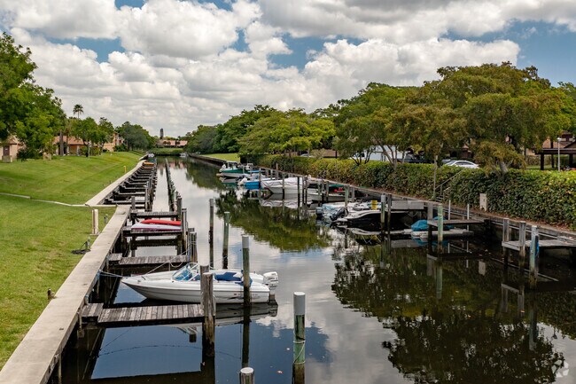 Canal-front homes in Deerfield West include boat docks.
