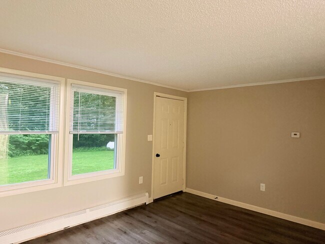 Pet-friendly Apartments for Rent in Hartford, VT!, White River Junction, VT 05001 - photo 6