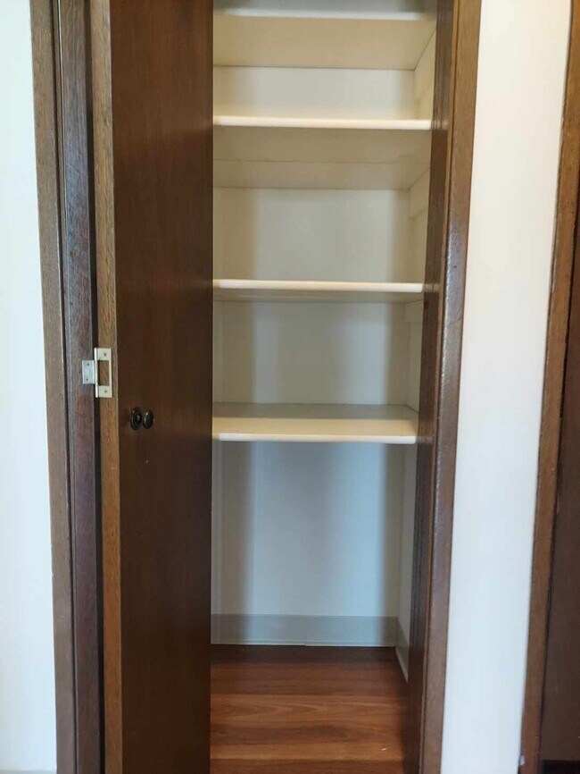 Kitchen pantry