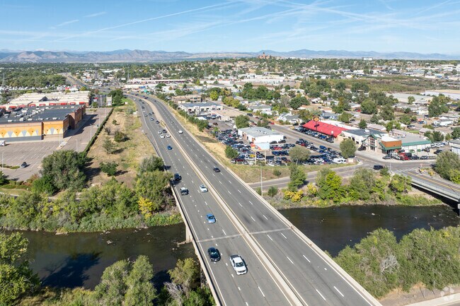 Bates-Logan Park residents have easy access to US 285.