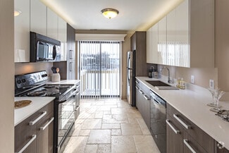 43355 Cliffside Ct, Novi, MI 48375