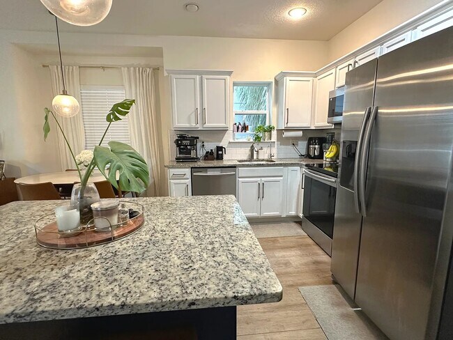 1736 W Walnut St, Tampa, FL 33607 - photo 7