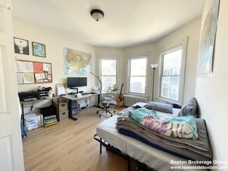 17 Sachem St Unit 3, Boston, MA 02120