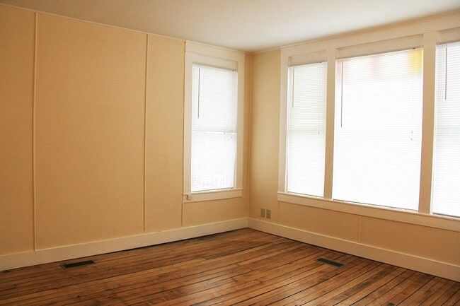 137 Park St unit 3, Burlington, VT 05401 - photo 5