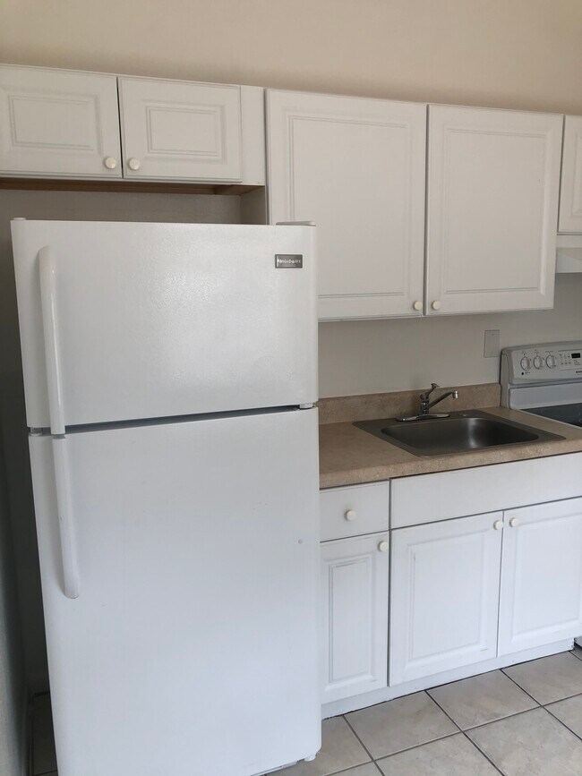 9245 A Overlook Dr unit 9245A Overlook Dr., Temple Terrace, FL 33617 - photo 6