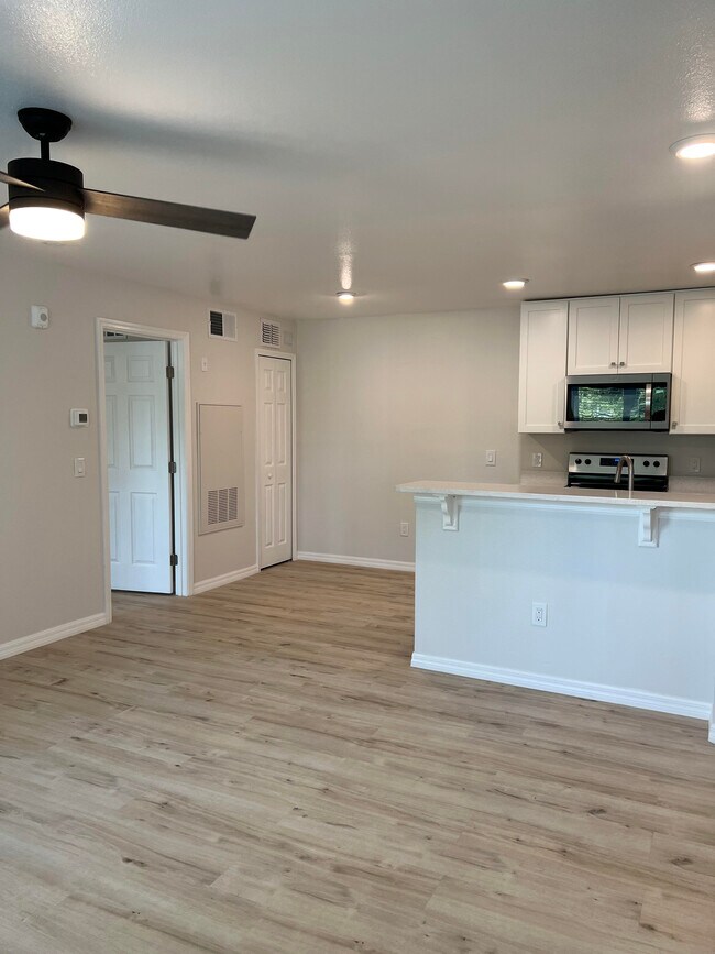 2592 Grassy Point Dr unit 212, Lake Mary, FL 32746 - photo 6