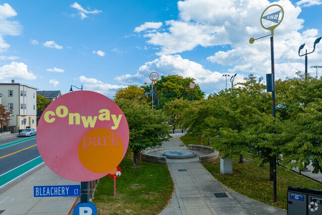 Conway Park is nested in the neighborhood of Somerville-Middlesex.