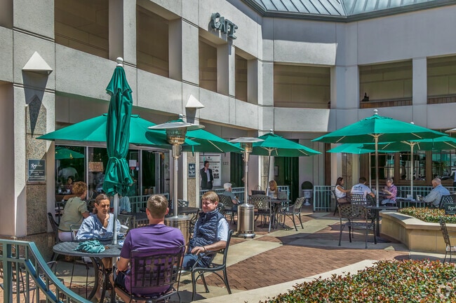 Located just minutes from River Oaks, you can dine al fresco on the outdoor patio at Paradise Grill.