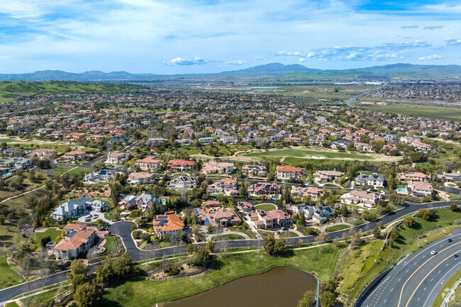 Ruby Hill includes exceptional amenities such as a clubhouse, swimming pool, and more.