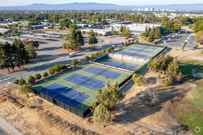 Independence High School offers tennis courts for students.