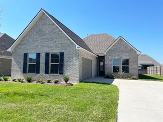 4474 Lakes Edge Dr, Lake Charles, LA 70615