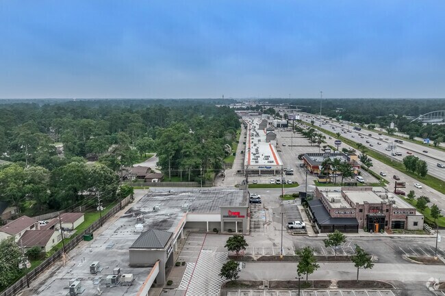 Oak Ridge North residents can enjoy peaceful suburbia with immediate retail access.