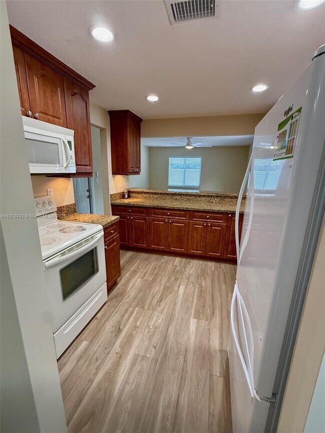 11561 SW 51st St, Cooper City, FL 33330 - photo 4