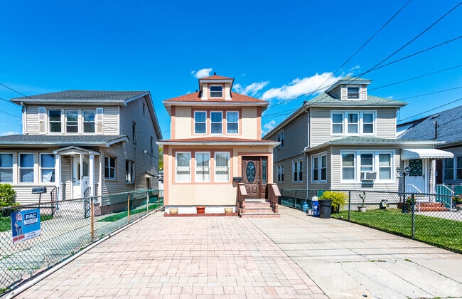 Properties in Rosebank do not have large front or backyards, they’re affordable.