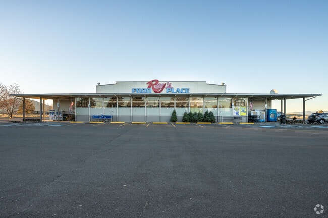 Residents of Fall River Mills frequent Ray's Food Place for groceries.