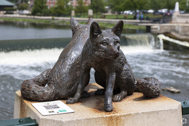 These fox statues are an iconic meeting point for residents in the greater St Charles area.