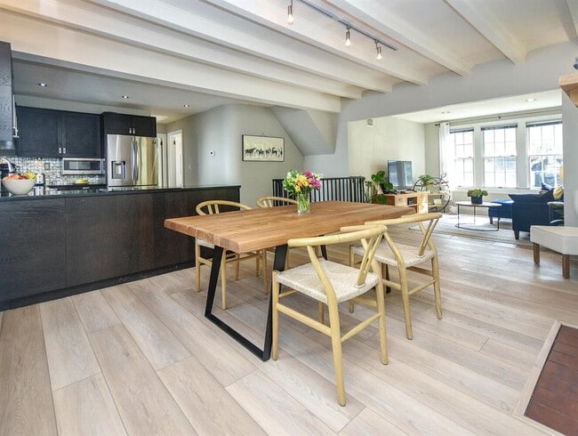 20 Oldwood Rd, Port Washington, NY 11050 - photo 7