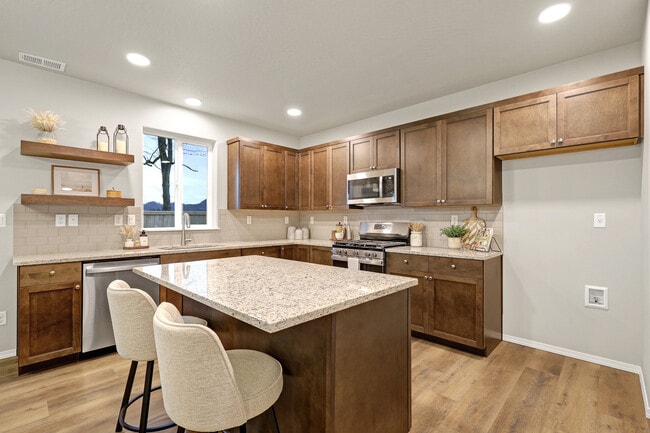 3401 Ford Dr unit 38657682, Medford, OR 97504 - photo 3