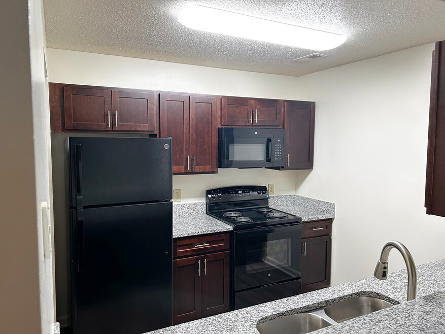 Cloisters of Concord, Concord, NC 28027 - photo 1