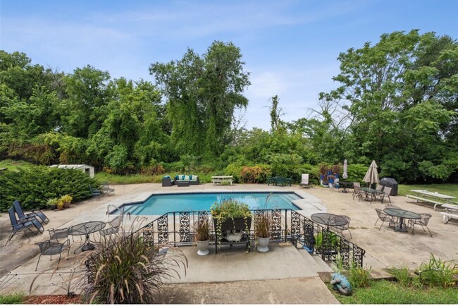 1100 E 6th St unit 5, Des Moines, IA 50316 - photo 4