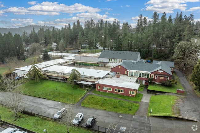 Village School is a public school in Eugene located on Willamette St.