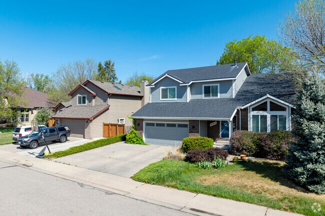 Split-level and ranch-style homes with around 2,000 square feet or less range in price from $475,000 to $630,000 in Foxstone.