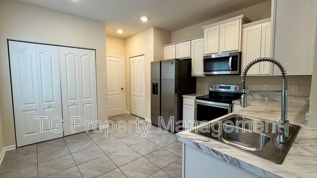 7734 Legacy Trail, Jacksonville, FL 32256 - photo 3