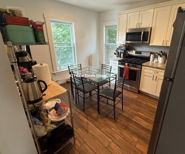 22 Mansfield St unit 2, Allston, MA 02134 - photo 3