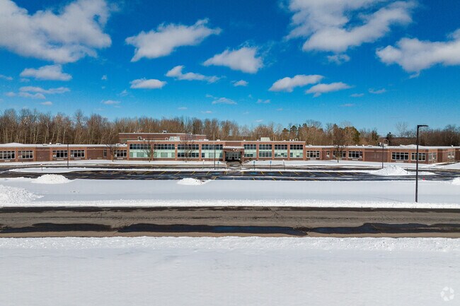 Granby Elementary School in Fulton received an overall grade of C- from Niche (2024).