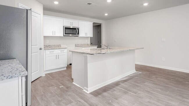 121 Greenbrier Way, Stoneville, NC 27048 - photo 6