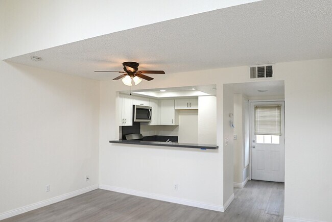 Villas at Columbia, Riverside, CA 92501 - photo 3