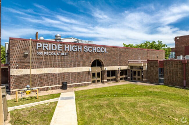 Entrance To Lockhart Pride High School In Lockhart, TX.