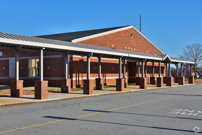 La France Elementary 5