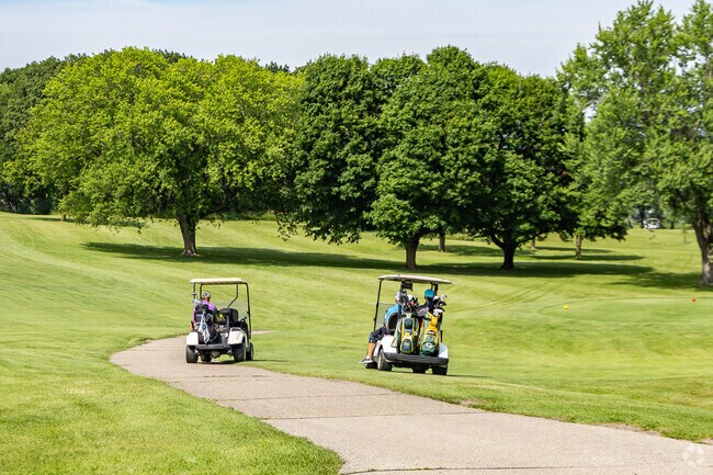 Naga-Waukee Park, in Delafield Town, has a beautiful, public golf course.