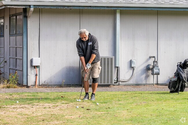 Stewart Park has a golf course to practice your swing.