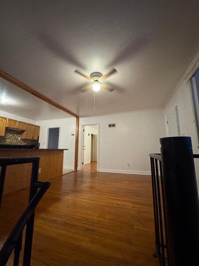 1071 van Velsen St unit 3 downstairs, Schenectady, NY 12303 - photo 5