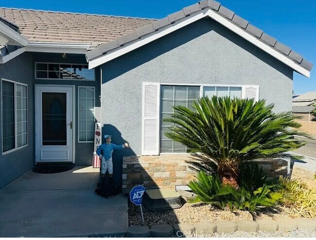 13994 Rogers Ln, Victorville, CA 92392 - photo 3