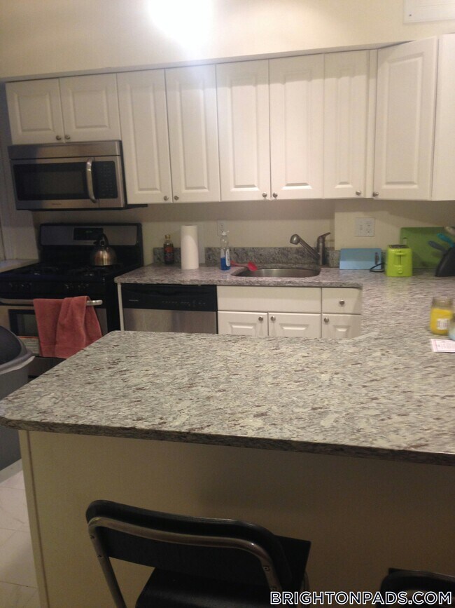 2001 Commonwealth Ave unit 5, Boston, MA 02135 - photo 3