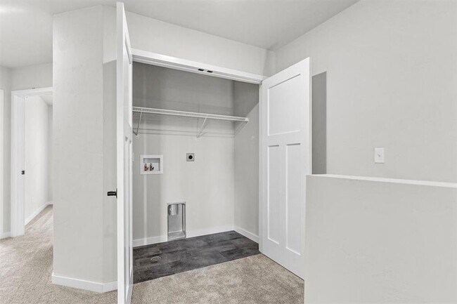 1459 Harrison St, Neenah, WI 54956 - photo 4