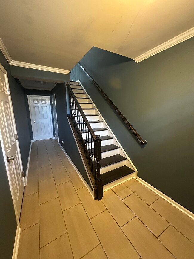 239 Lincoln St, Charlotte, NC 28203 - photo 3