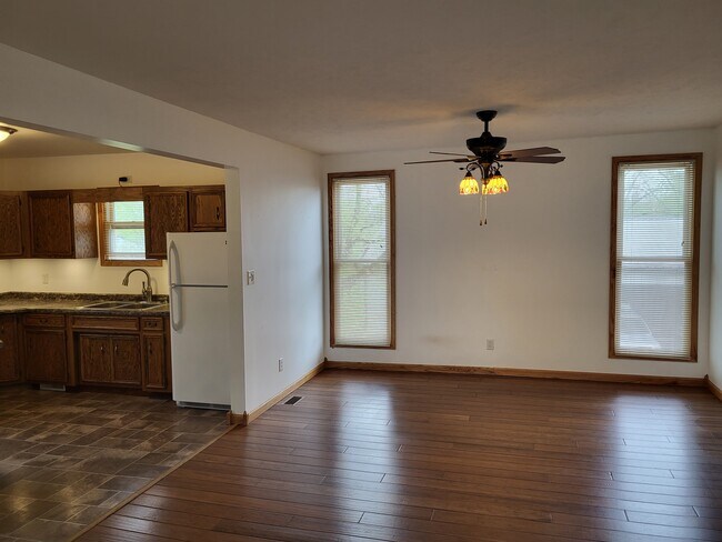 312 N Illinois St unit 2nd Floor, Remington, IN 47977 - photo 6
