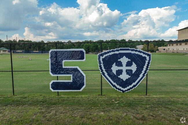 School spirit sign on the fence at The Steward School.