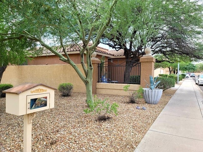 1079 E Susan Ln, Tempe, AZ 85281 - photo 2