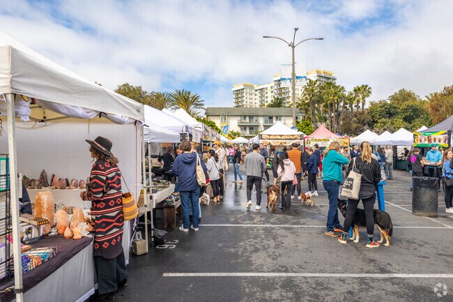 Playa Del Rey, CA residents can head to the Marina Del Rey Farmers Market every Saturday.