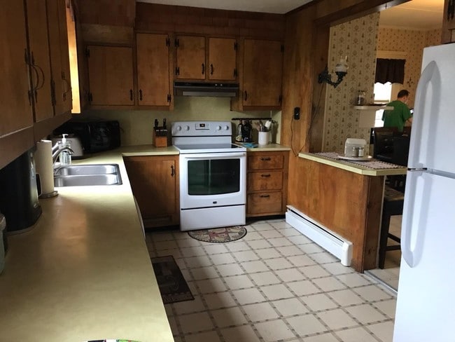 35 School St unit First Floor, Saco, ME 04072 - photo 6