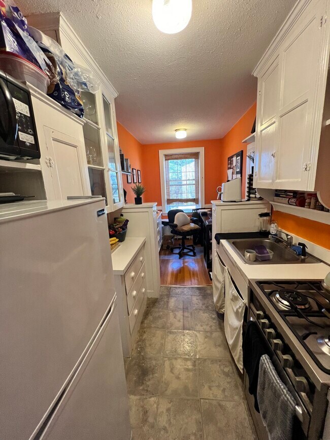 90 Kilsyth Rd, Brighton, MA 02135 - photo 5