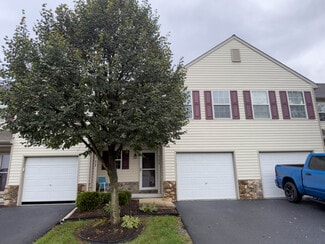 111 N Village Cir, Palmyra, PA 17078
