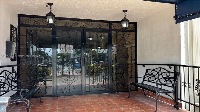 Moon Tower unit 508, Miami, FL 33126 - photo 6