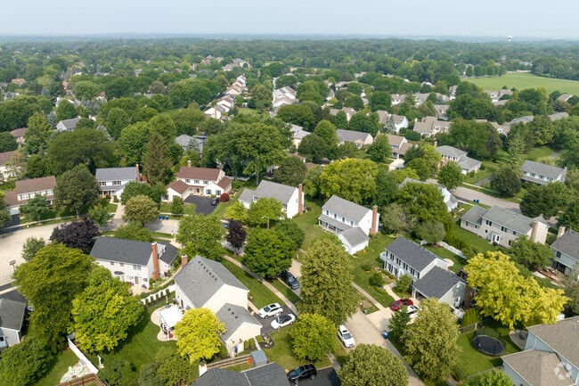 Home prices range from $300,000 to $850,000 in the Northeast St. Charles area.