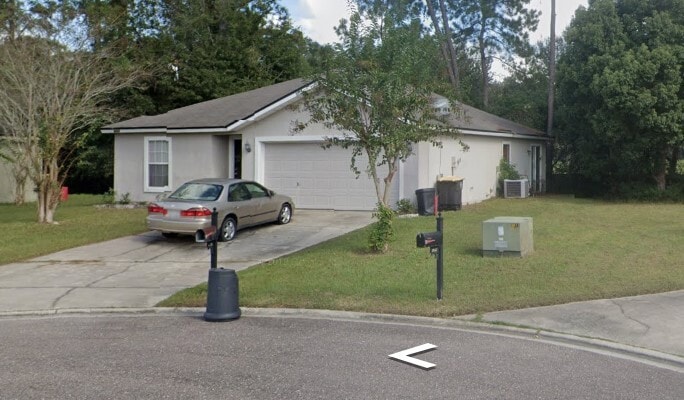 3013 Thorn Glen Ct, Jacksonville, FL 32208 - photo 1